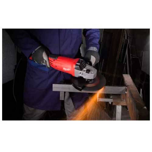 AMOLADORA ANGULAR MILWAUKEE AG22-230DMS SET 2200W