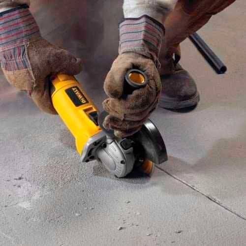 AMOLADORA DEWALT D28136 125MM 1500W