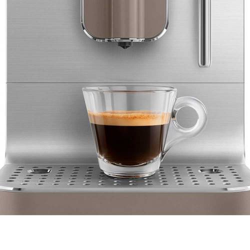 CAFETERA SMEG BCC02TPMEU SUPERAUTOM. TAUPE 1350W
