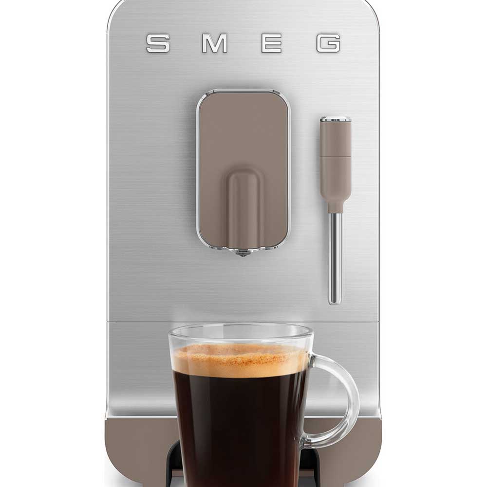 CAFETERA SMEG BCC02TPMEU SUPERAUTOM. TAUPE 1350W