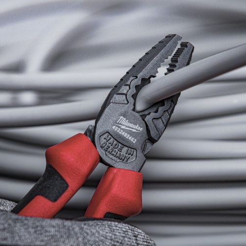 ALICATE MILWAUKEE UNIVERSAL 180MM 4932492462