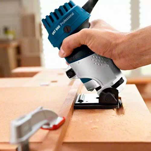 FRESADORA BOSCH 060160A102 GKF 600