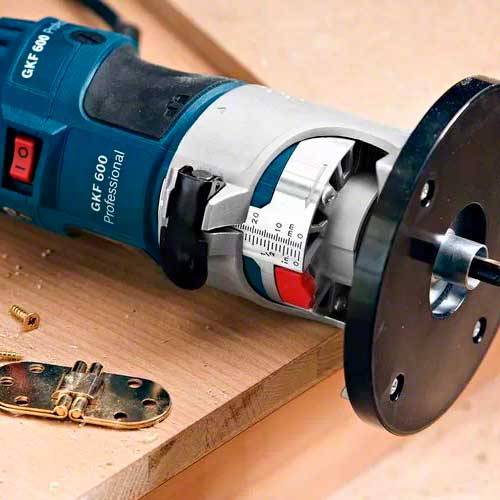 FRESADORA BOSCH 060160A102 GKF 600