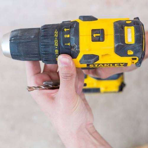 TALADRO STANLEY FMH1100K 1100W 13MM 2 VELOC