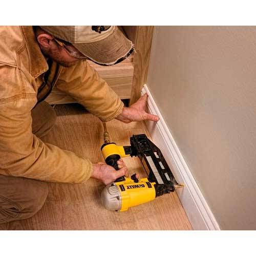 CLAVADORA DEWALT DPN1664PP 16GA